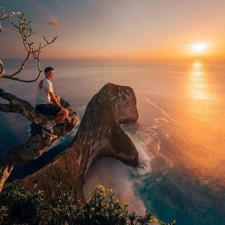 Limestone cliffs above a turquoise bay on Nusa Penida, Bali