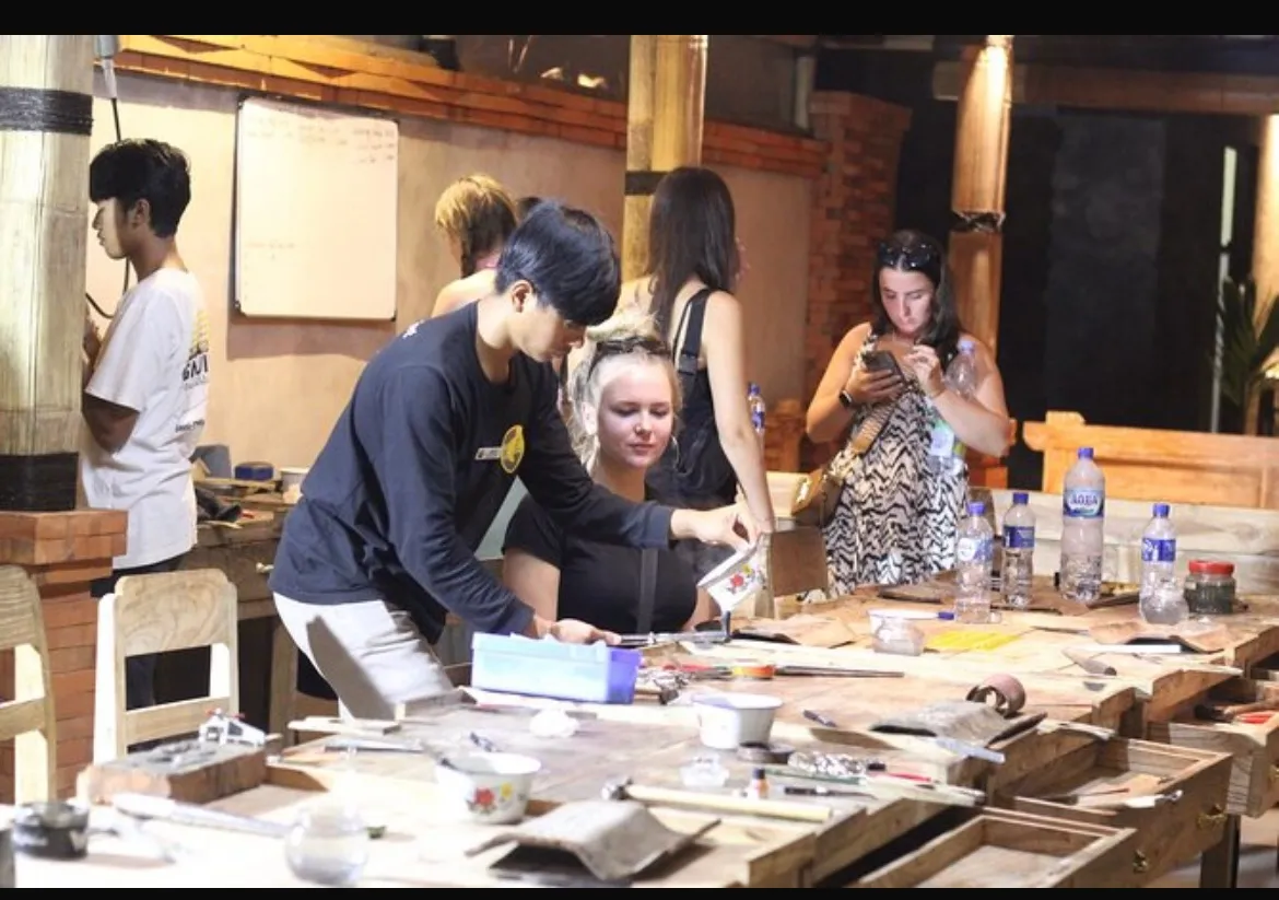 A painting class with a Balinese artist