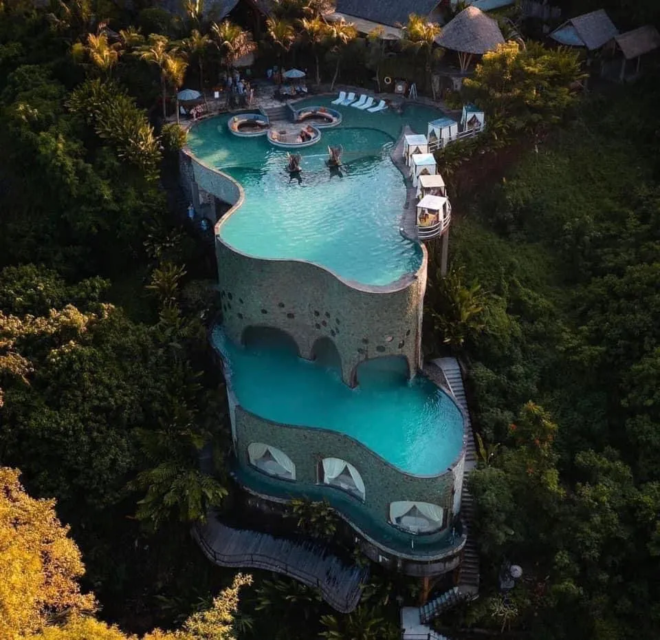 The grounds at Tlaga Singha